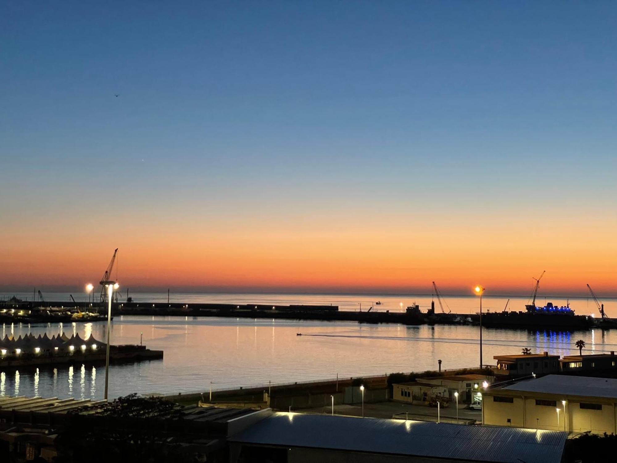 Palermo Inn Marina Exclusive View Bagian luar foto