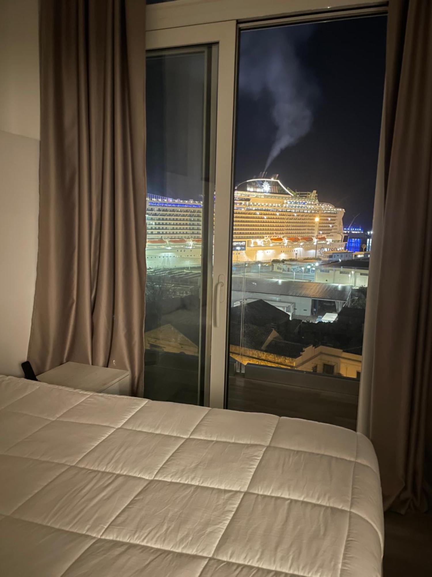 Palermo Inn Marina Exclusive View Bagian luar foto