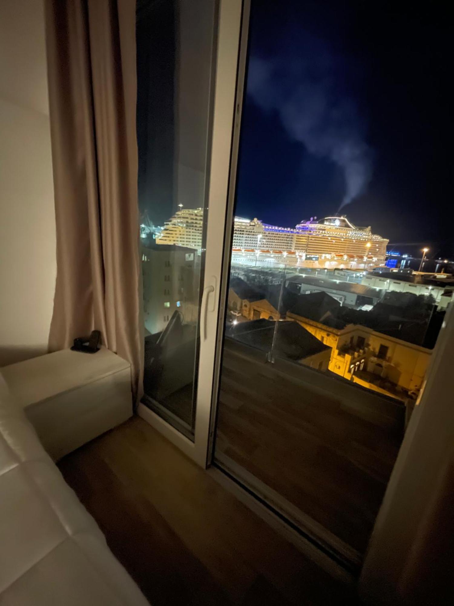 Palermo Inn Marina Exclusive View Bagian luar foto