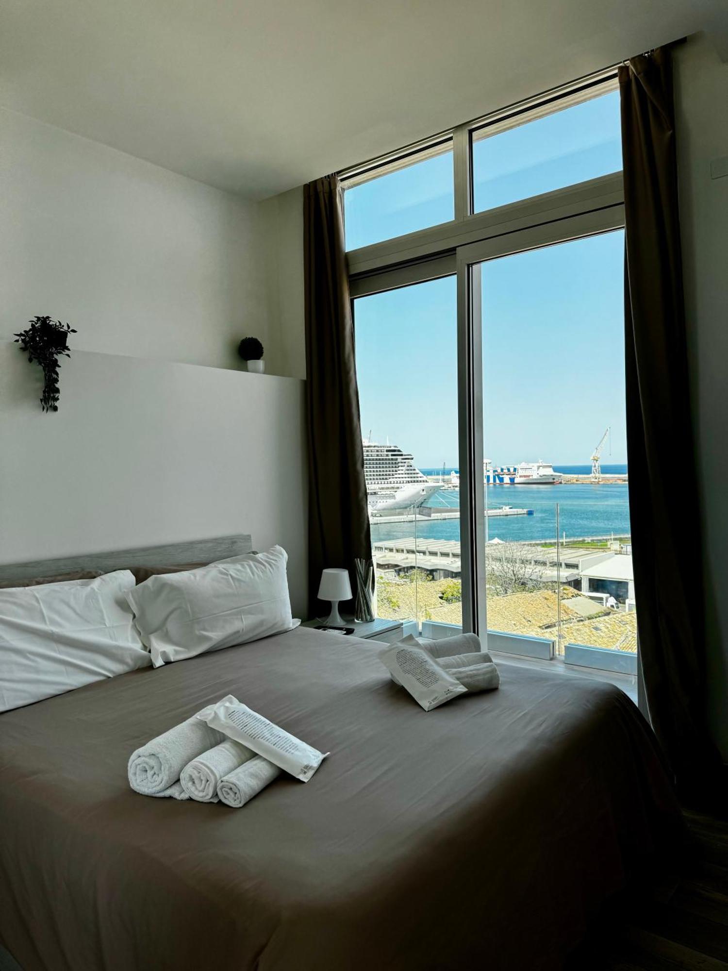 Palermo Inn Marina Exclusive View Bagian luar foto