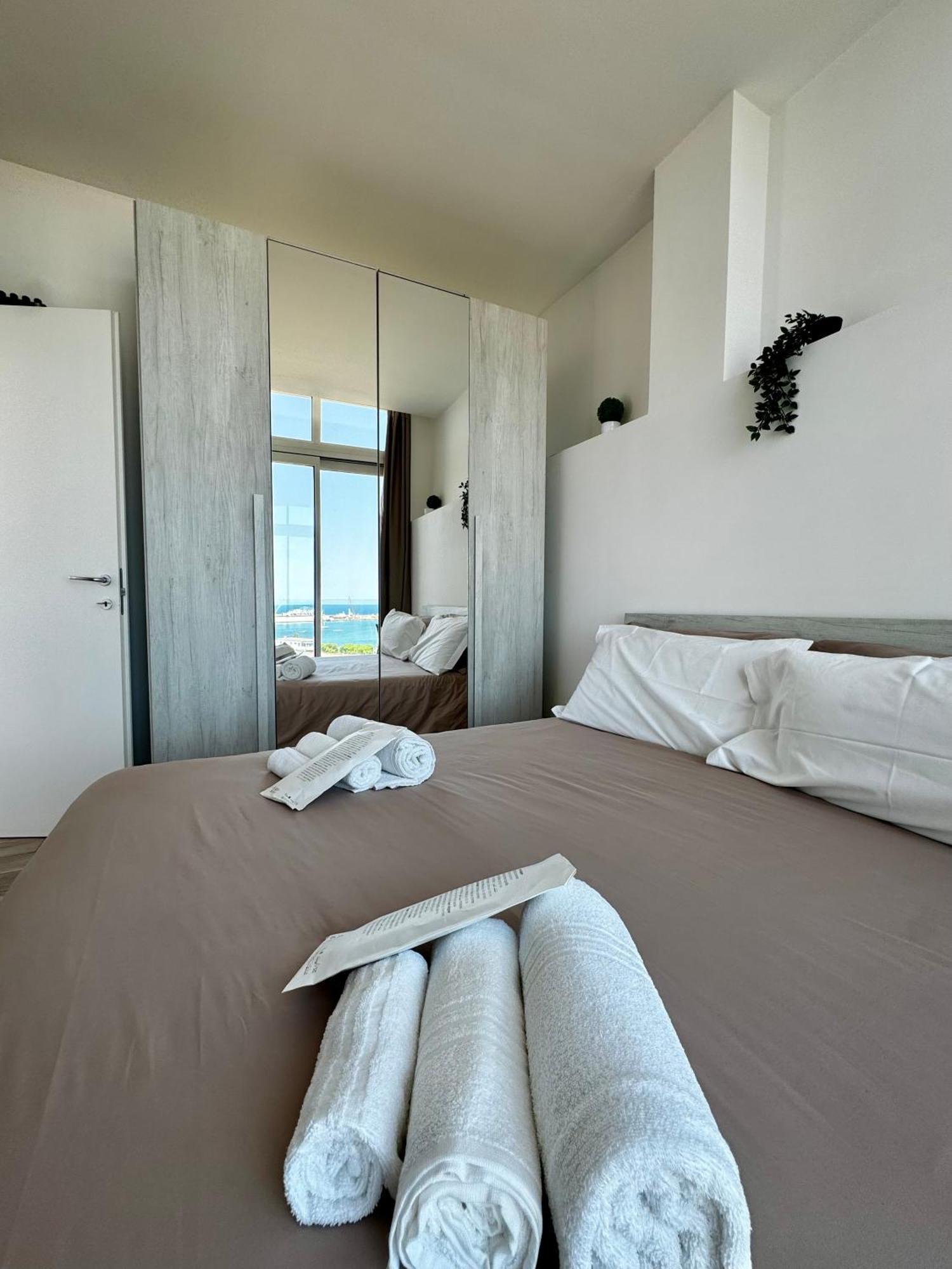 Palermo Inn Marina Exclusive View Bagian luar foto